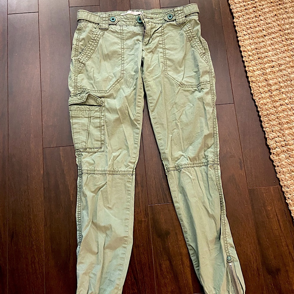Guess cargo pants, Size 0, sage green